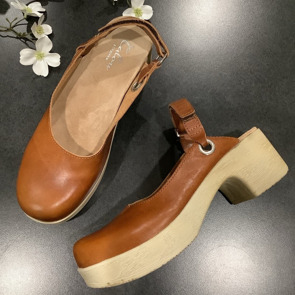 Brown Leather Mules with Cream Sole